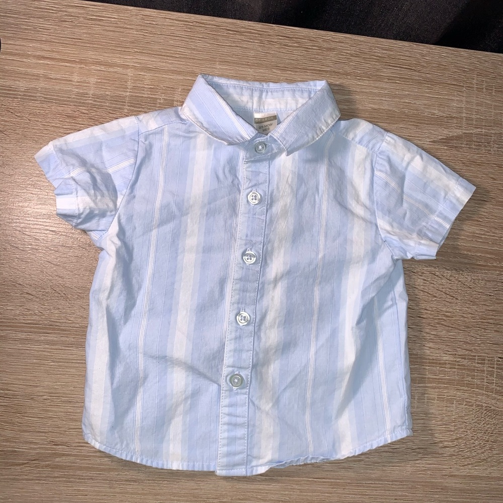 🌼2 for $5🌼 Blue & White Striped George Button Up